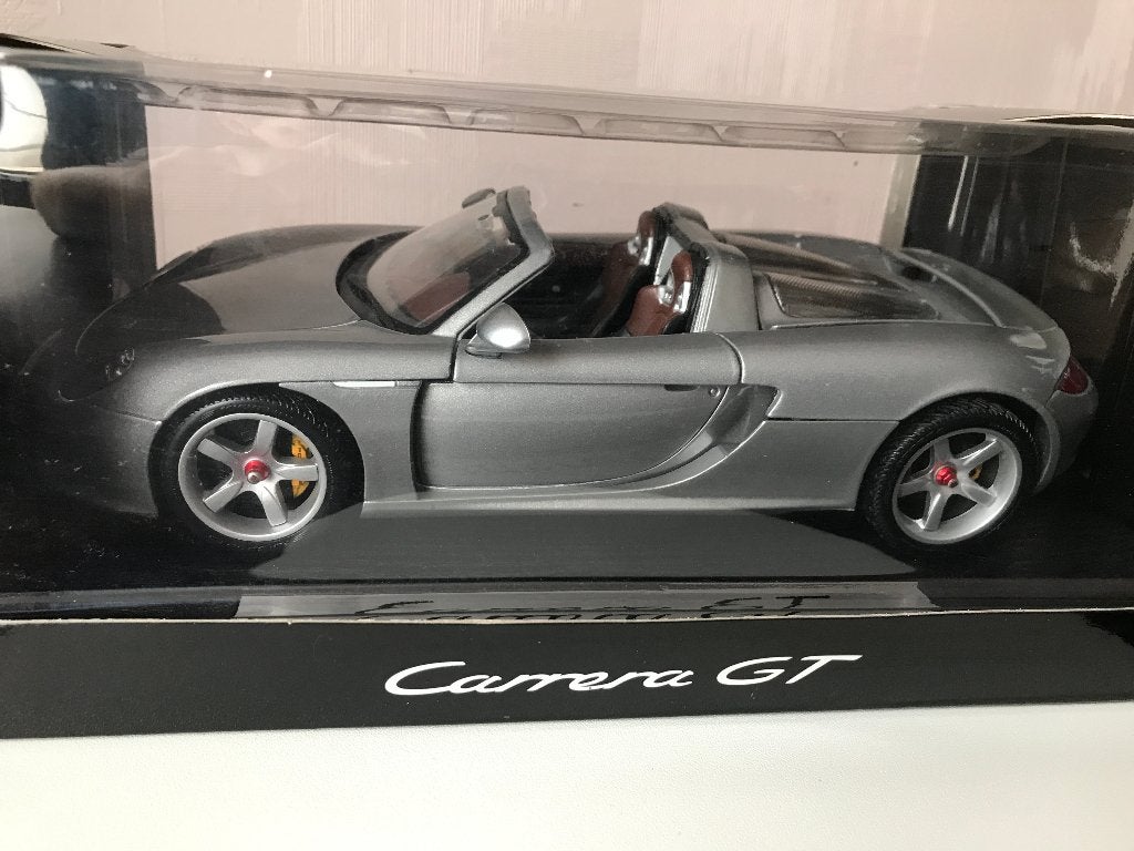 porsche carrera gt 1:18, Ophalen of Verzenden, Zo goed als nieuw, Auto