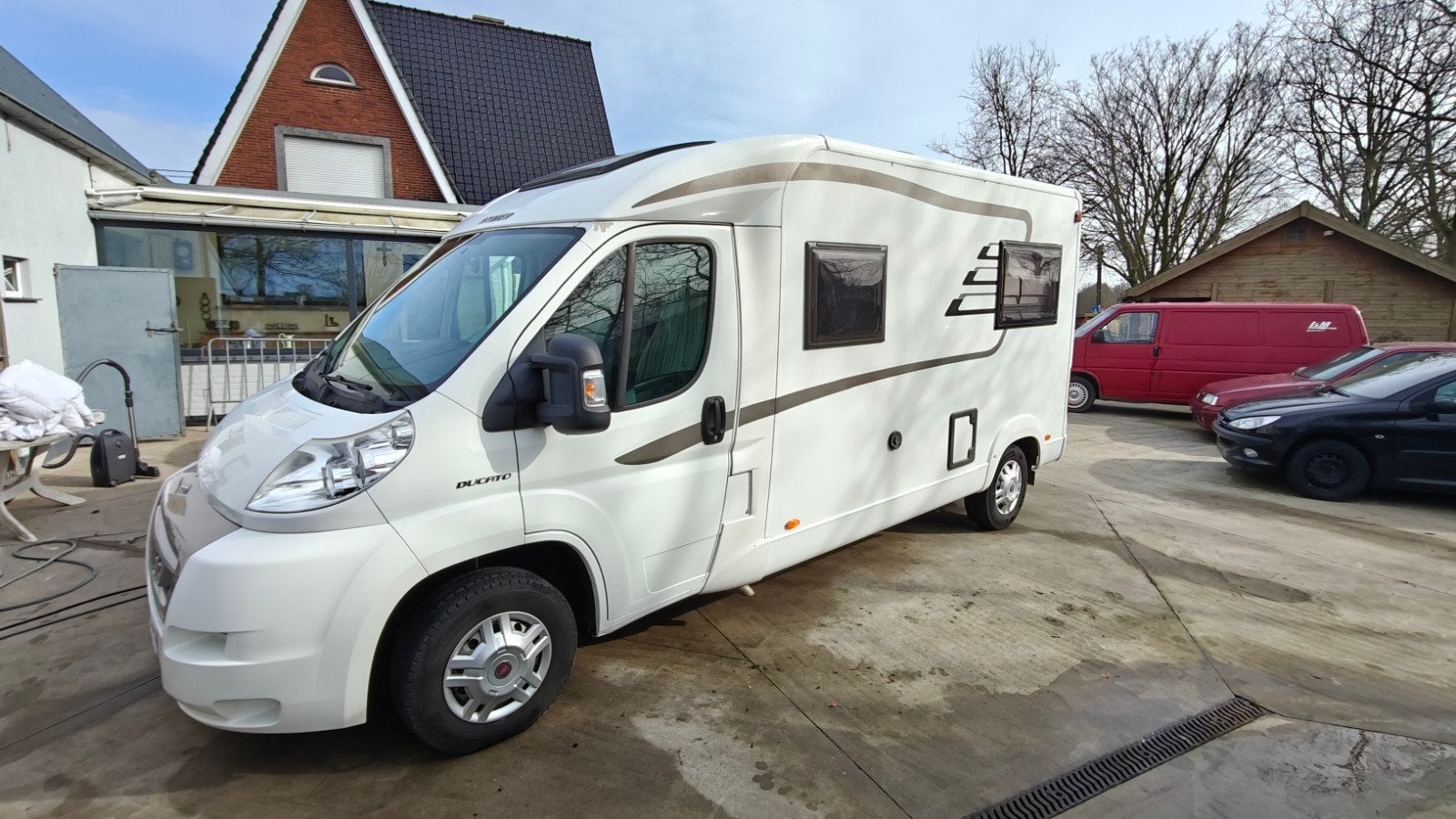 Hymer Compact 404 2014 15K Km Ducato, Caravanes & Camping, Boîte manuelle, Isolation hivernale, Diesel, Particulier