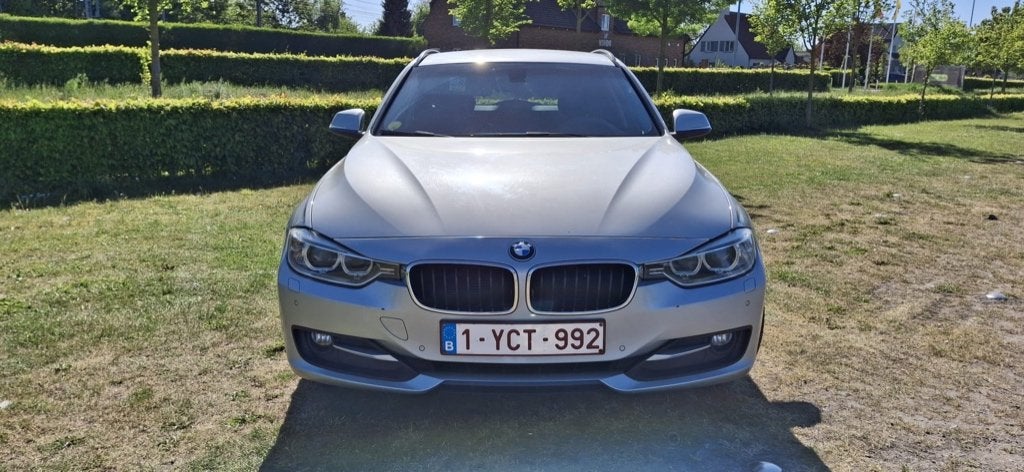 BMW 3 Serie Break Sport Line, Autos, BMW, Argent ou Gris, Achat, Euro 6, Phares entièrement LED