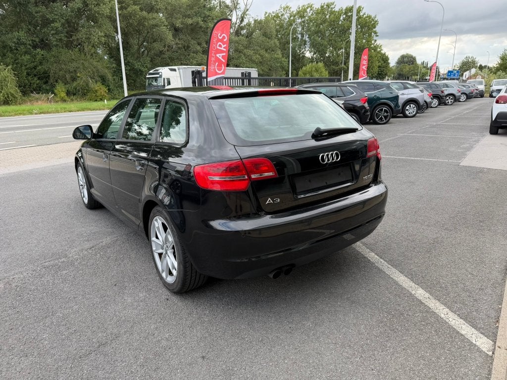 ENKEL VERKOOP AAN HANDELAAR Audi A3, Auto's, Audi, Voorwielaandrijving, Zwart, Zwart, Leder