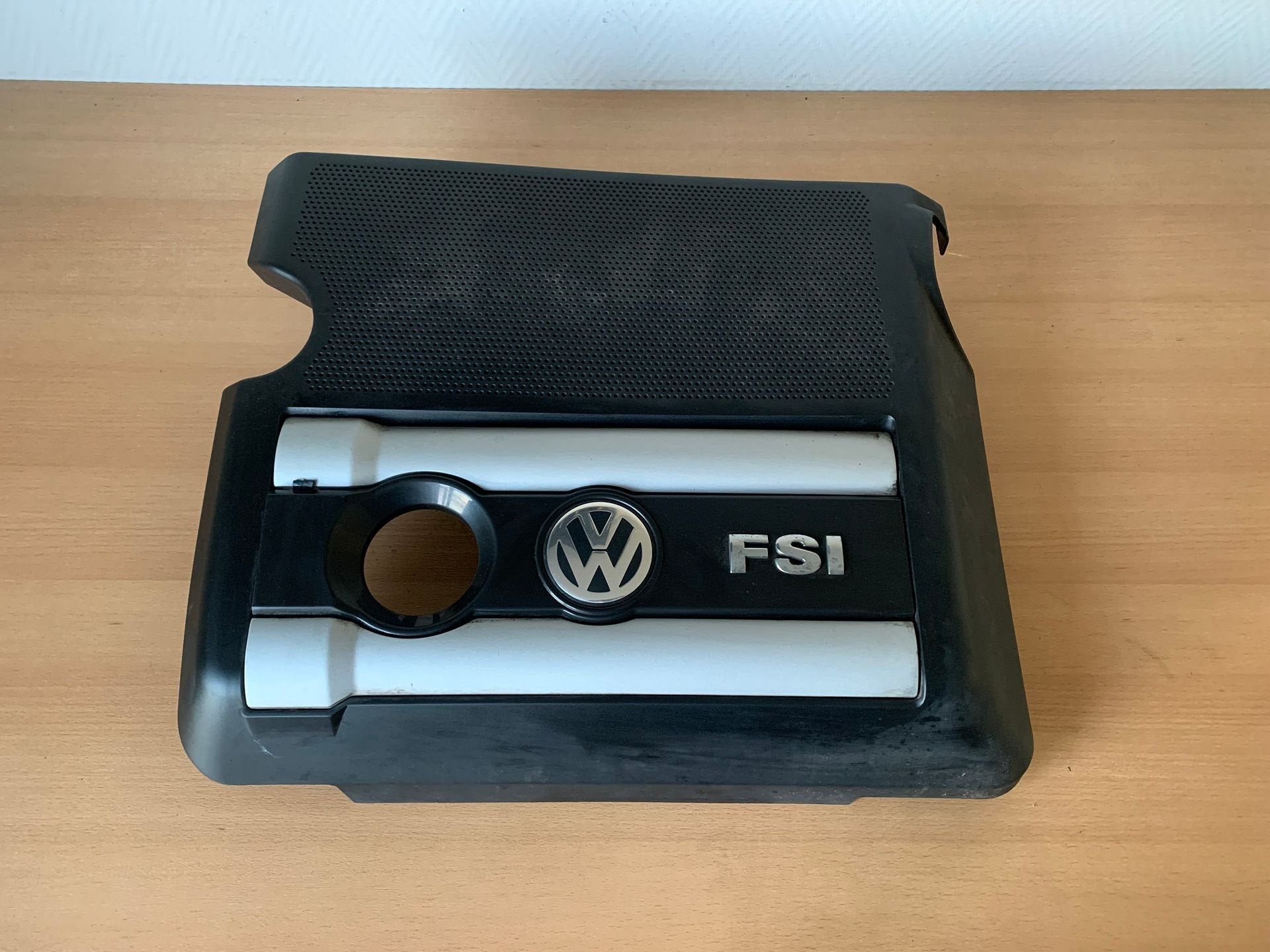 vw golf 4 1.6 FSI (BAD ) motor beschermplaat boven 036103925, Autos : Pièces & Accessoires, Carrosserie & Tôlerie, Volkswagen