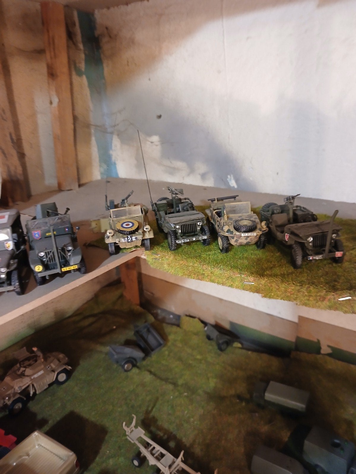 13 jeep 1/35, Hobby en Vrije tijd, Modelbouw | Radiografisch | Auto's, Ophalen