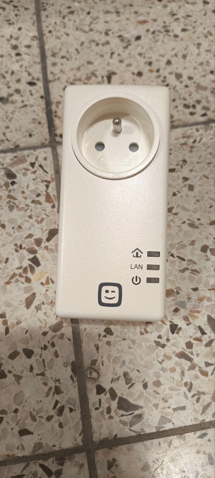 Telenet Powerline Adapter (PG-9073LG-TN) met stopcontact, Ophalen