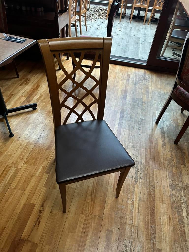 Lot de 44 Chaise en bois et cuire pour restaurant, Maison & Meubles, Chaises, Enlèvement ou Envoi, Comme neuf, Bois