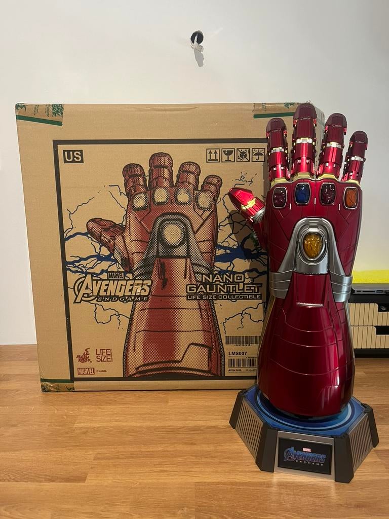 Hot Toys Life Size 1/1 Scale Iron Man Nano Gauntlet, Verzamelen, Ophalen, Zo goed als nieuw