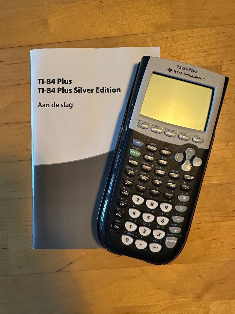 TI-84 Plus Silver Edition grafische rekenmachine, Diversen, Rekenmachines, Ophalen of Verzenden, Grafische rekenmachine, Zo goed als nieuw