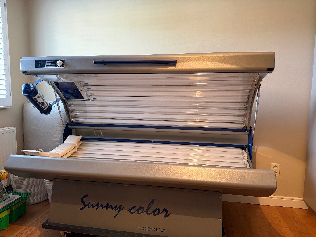 Zonnebank met gezichtsbruiner, Elektronische apparatuur, Ophalen, Gebruikt, Zonnebank dubbelzijdig, 15 lampen of meer
