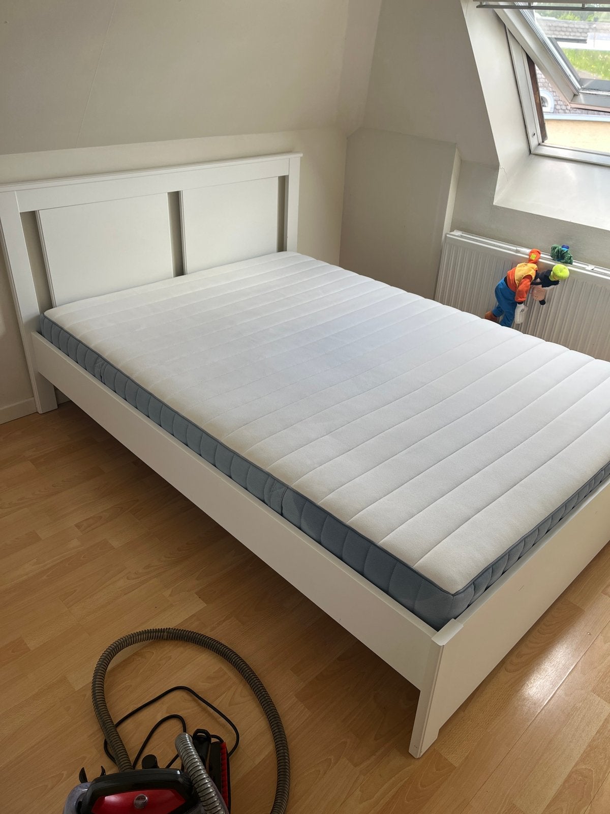 Lit ikea + sommier + matelas, Enlèvement, 200 cm, Blanc, Deux personnes