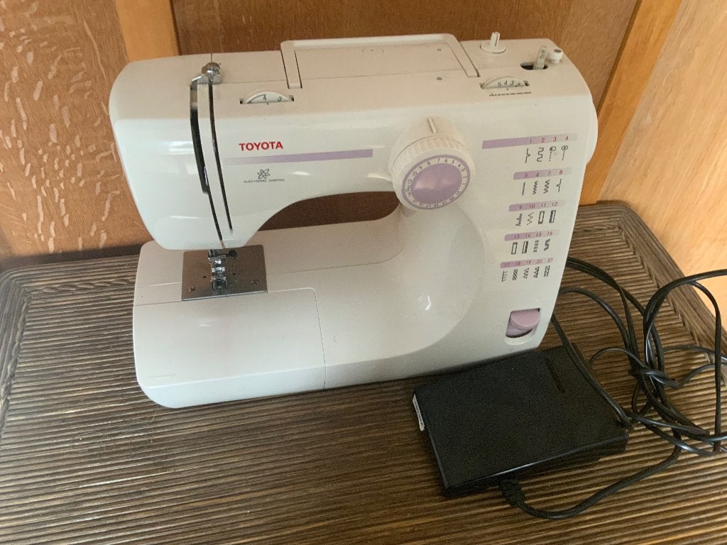 Toyota naaimachine, Ophalen of Verzenden, Gebruikt, Naaimachine, Overige merken