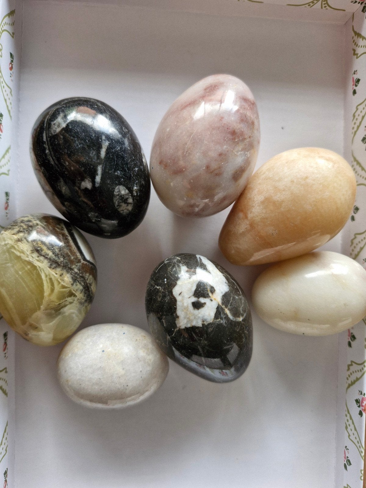 7 decoratieve stenen eieren, Ophalen