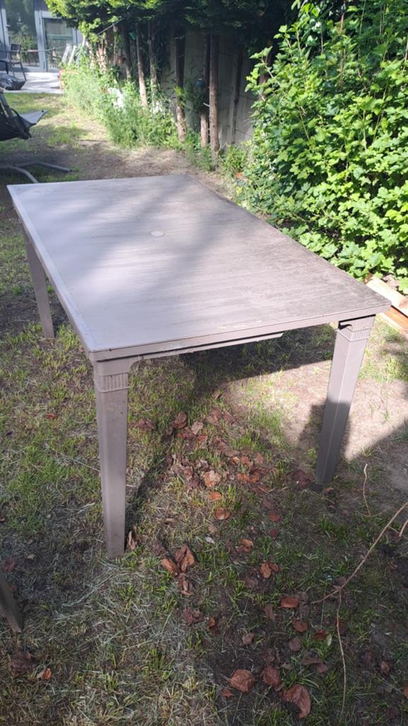 Tuintafel, Enlèvement