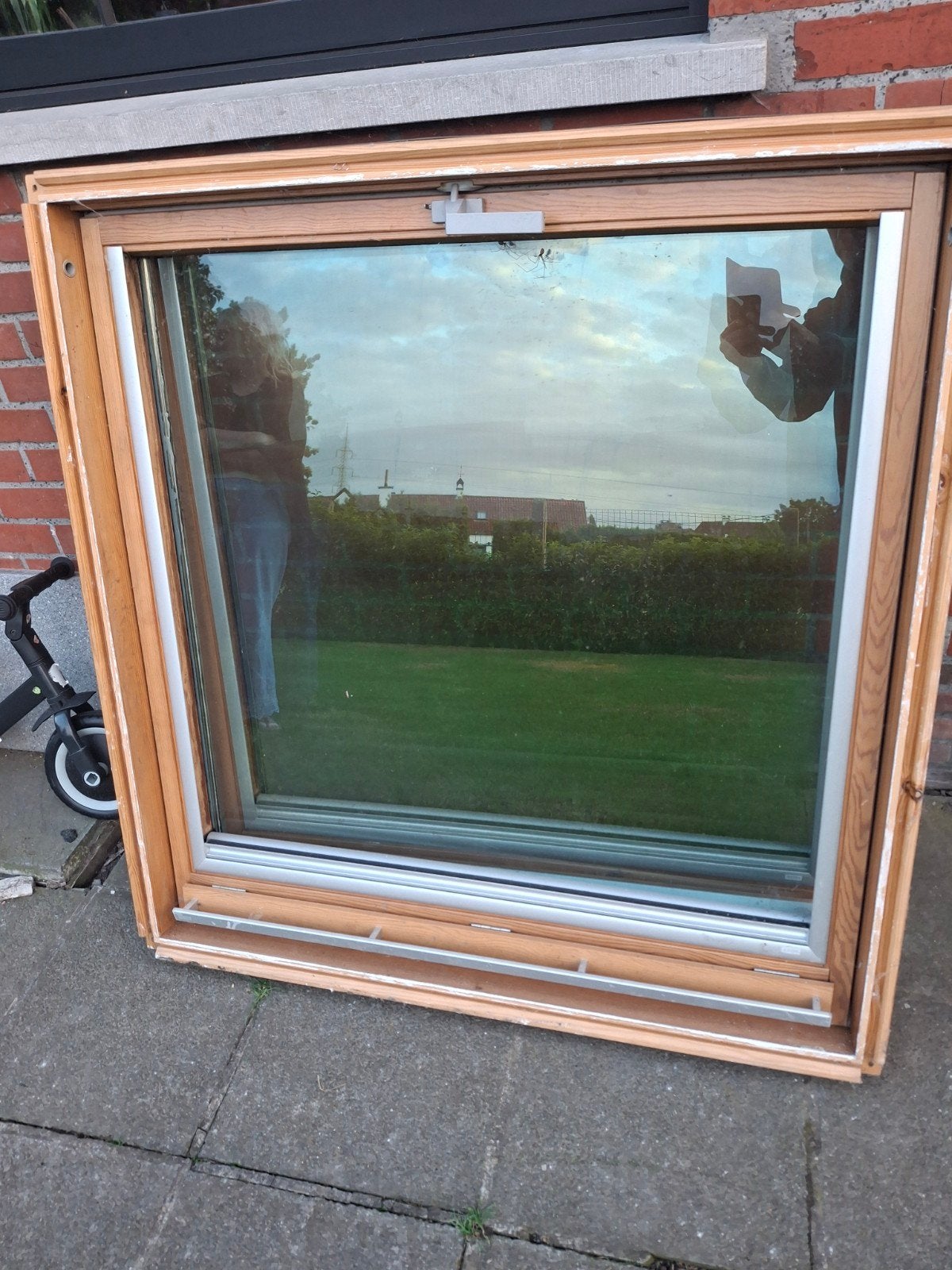 2 velux ramen met geintegreerde zonsverduistering ! 110x105, Doe-het-zelf en Bouw, Glas en Ramen, Ophalen