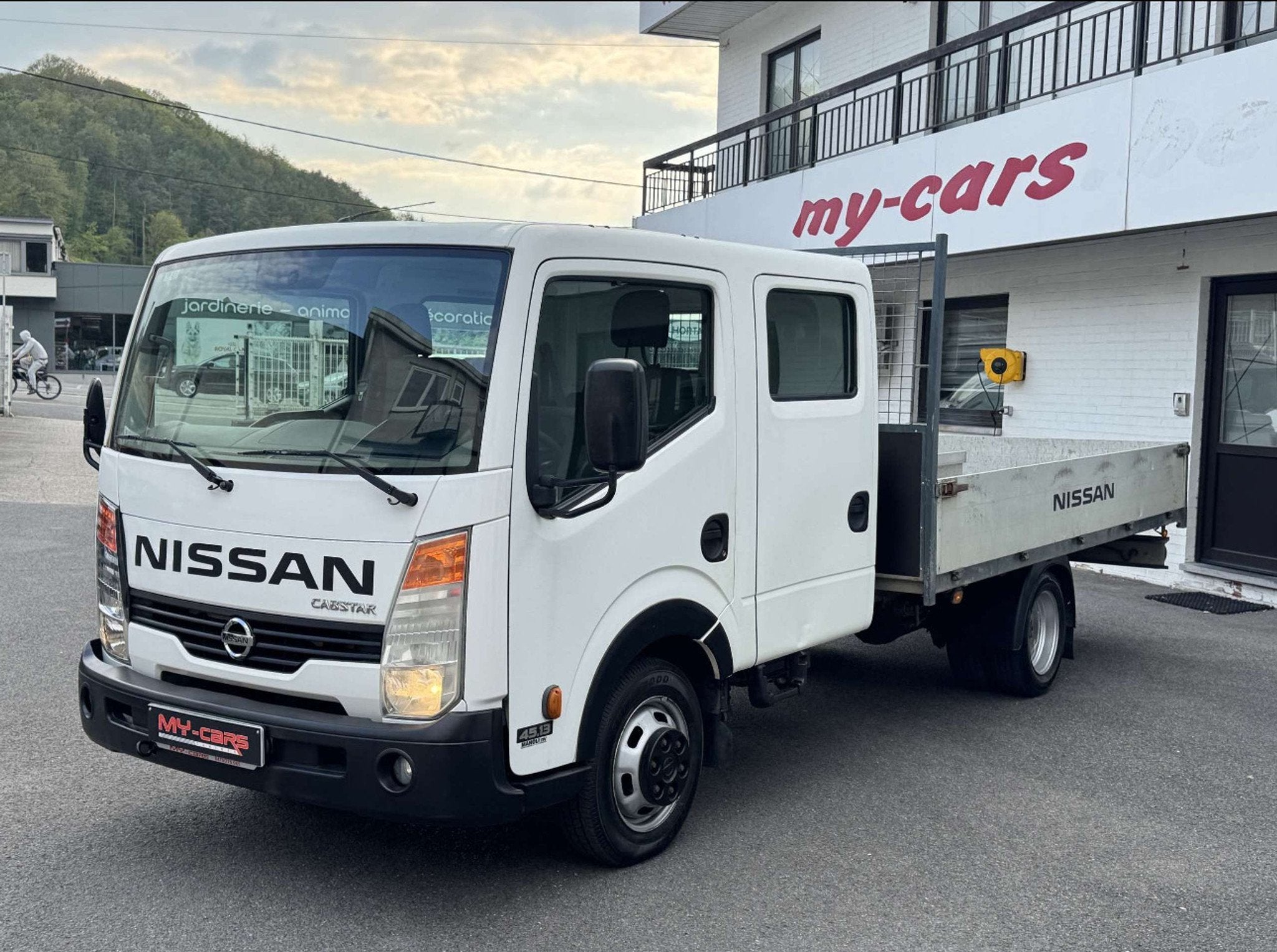 Nissan Cabstar 2.5 DCI 131 CV 45.13 DOUBLE CABINE AVEC PLATE, 4 deurs, Gebruikt, Zwart, 4 cilinders