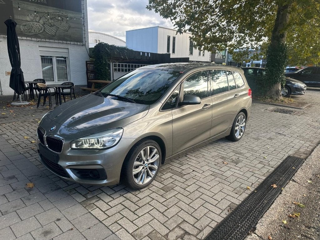 bmw 220 i Grand Tourer 7 zitplaatsen, Auto's, Automaat, 4 cilinders, 7 zetels, Zilver of Grijs