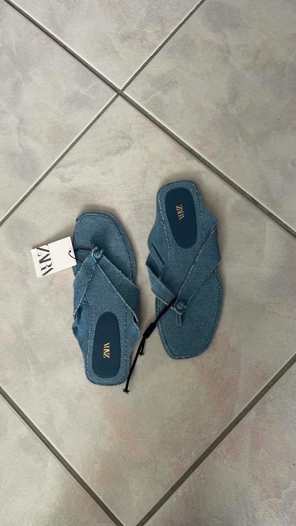TONGS  neuve ZARA bleu jeans 38, Neuf, Enlèvement ou Envoi, Zara, Bleu