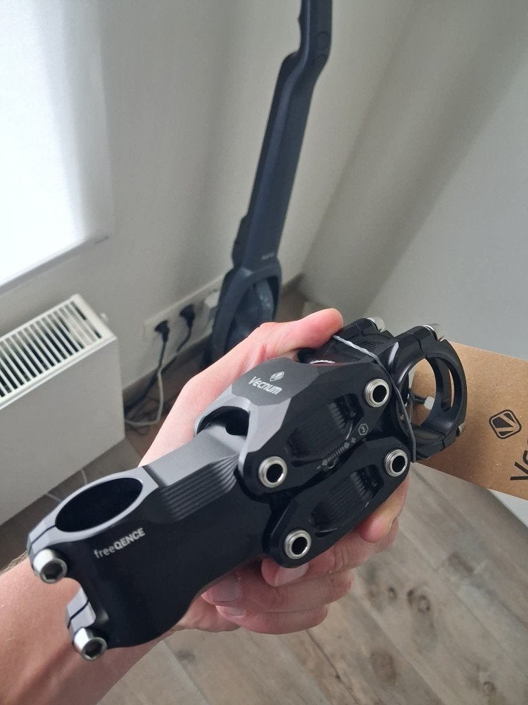 Suspension d'amortissement de la tige de direction Vecnum, Vélos & Vélomoteurs, Vecnum, Comme neuf, Mountainbike, Titane