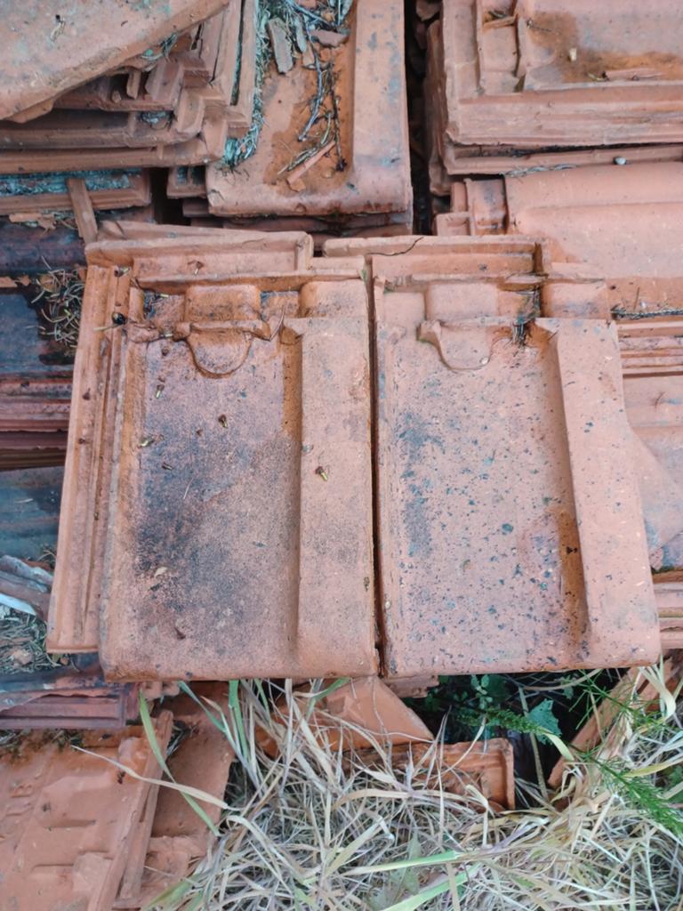 V T B Dakpannen, Doe-het-zelf en Bouw, Ophalen, Dakpannen