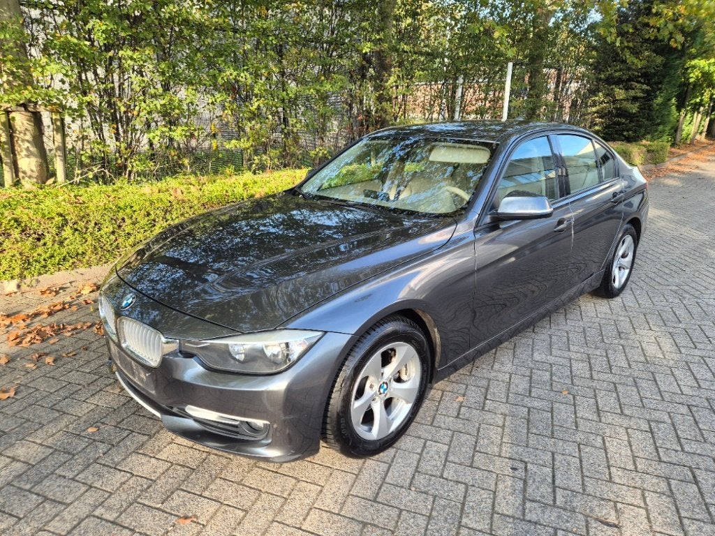 BMW 320 dA dA EfficientDynamics Navi Pro Leder, Auto's, Automaat, Achterwielaandrijving, Beige, 4 cilinders