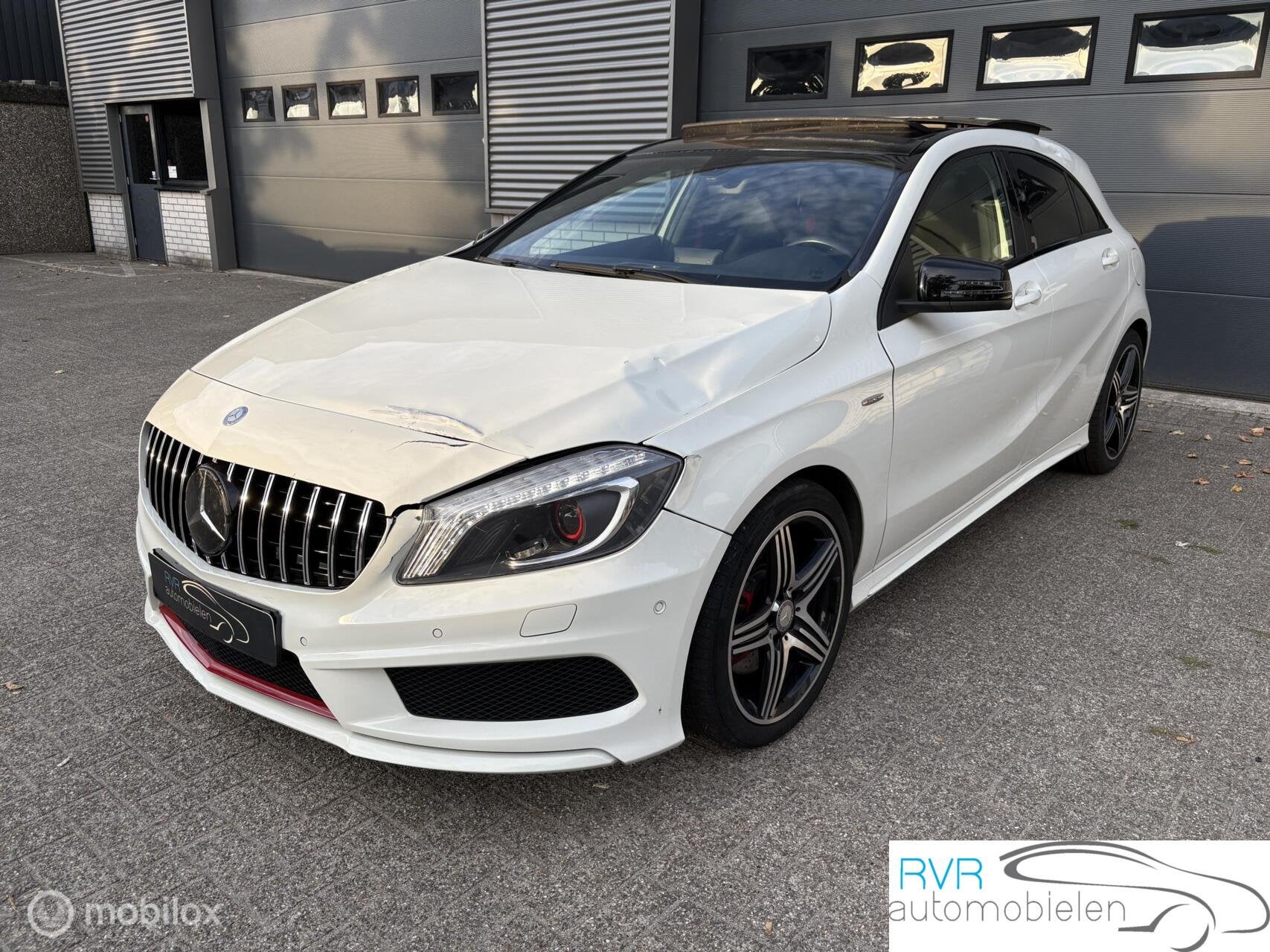 Mercedes A-klasse 250 AMG PAKKET/PANODAK/NAVI/CRUISE, Autos, Mercedes-Benz, Achat, 155 kW, Noir, 5 portes
