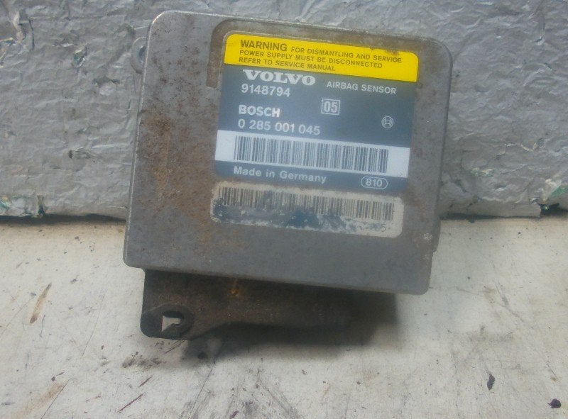 COMPUTER AIRBAG Volvo 940 II (01-1990/10-1998) (9148794), Robert Bosch AG, Gebruikt, Volvo, Robert-Bosch-Allee 1
74232  Abstatt, DE