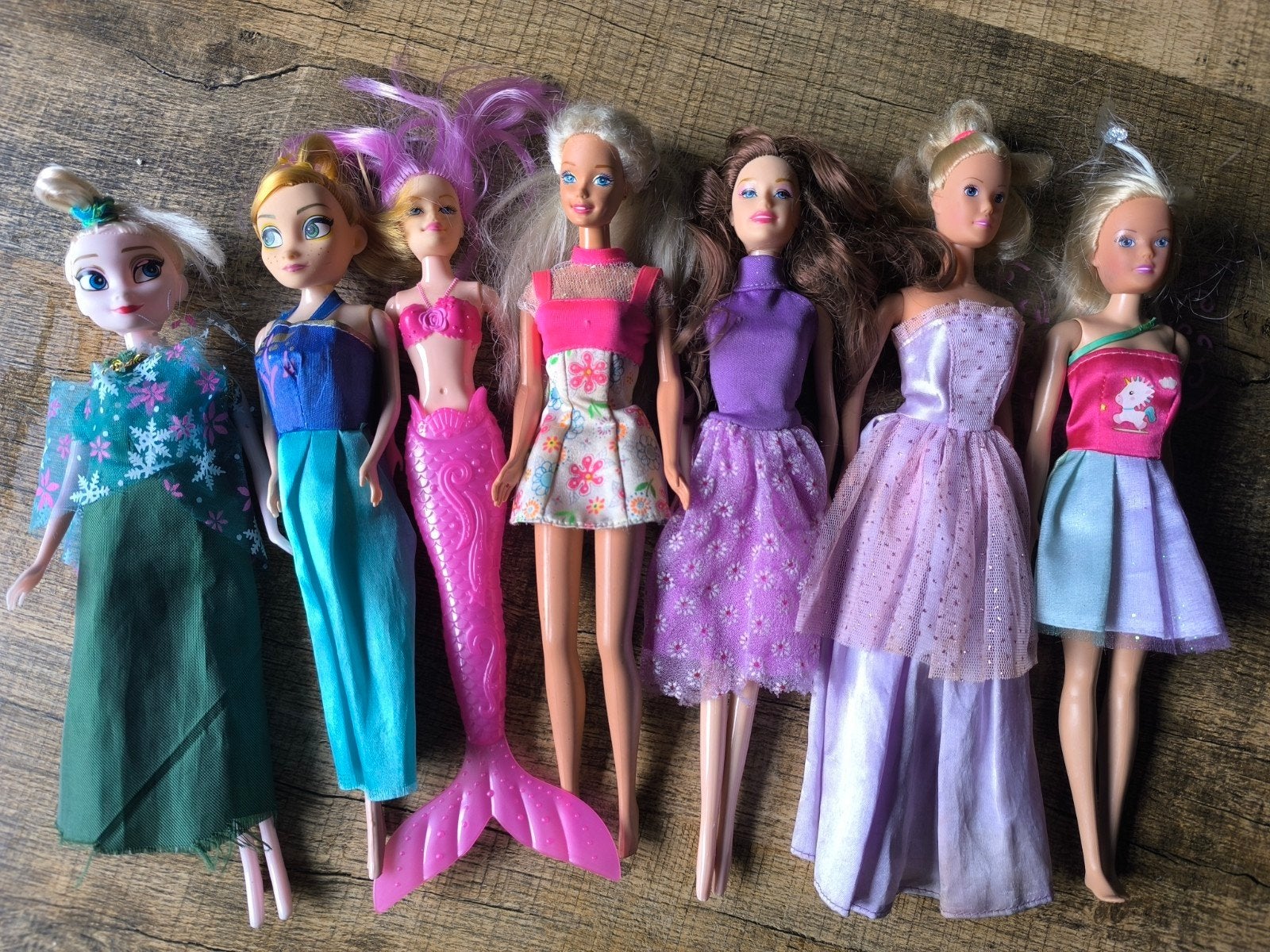 Lot van verschillende poppen, Ophalen, Gebruikt, Barbie