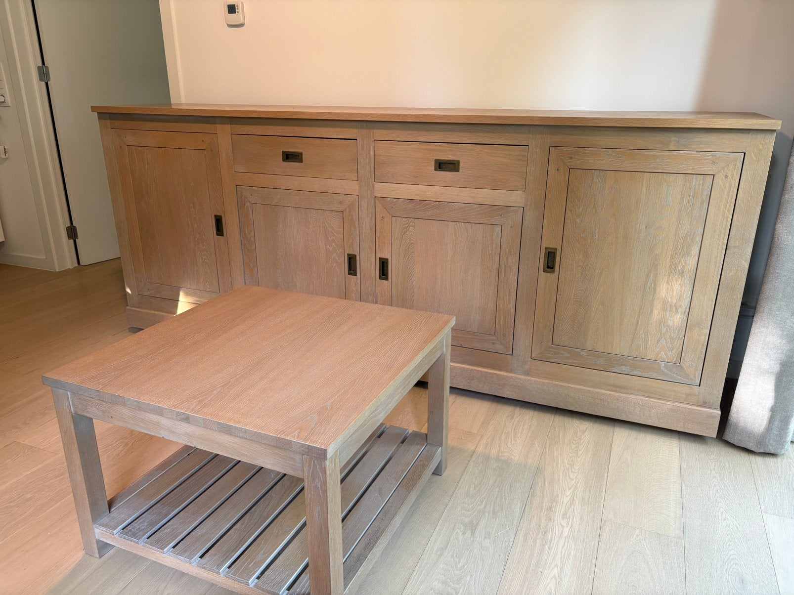 Dressoir en salontafel in massief hout, Enlèvement