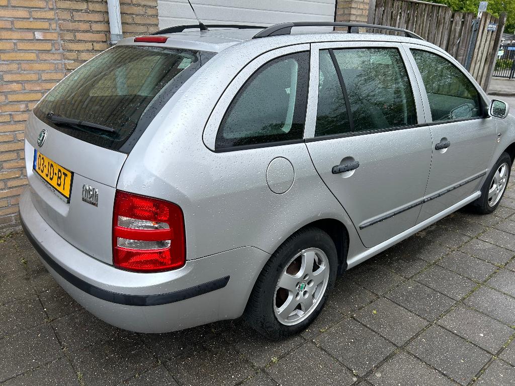 skoda fabia 1.4 mpi benzine 2002  EXPORT, Auto's, Voorwielaandrijving, Stof, 50 kW, 4 cilinders