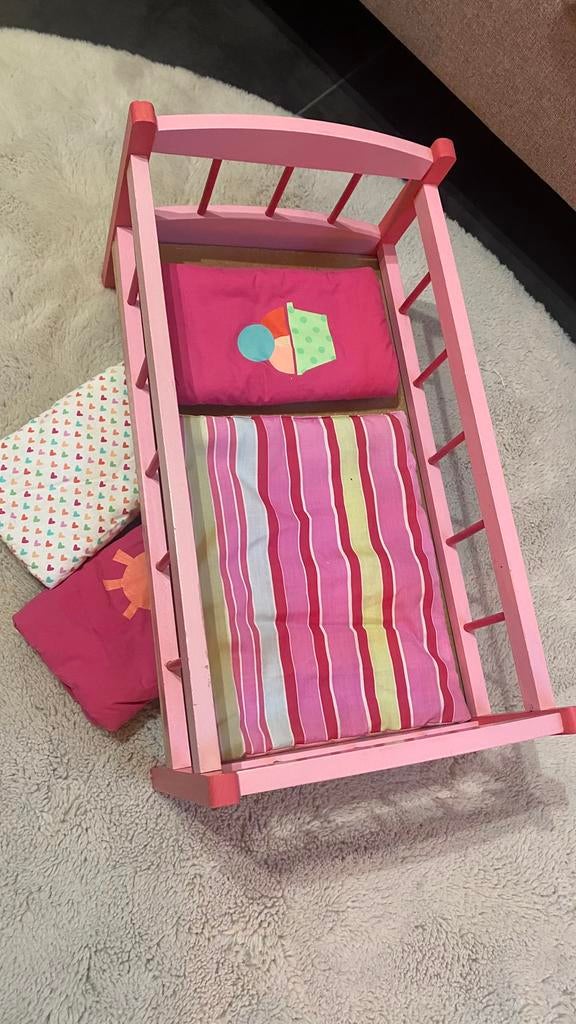 Poppenbedje met beddengoed, Enlèvement