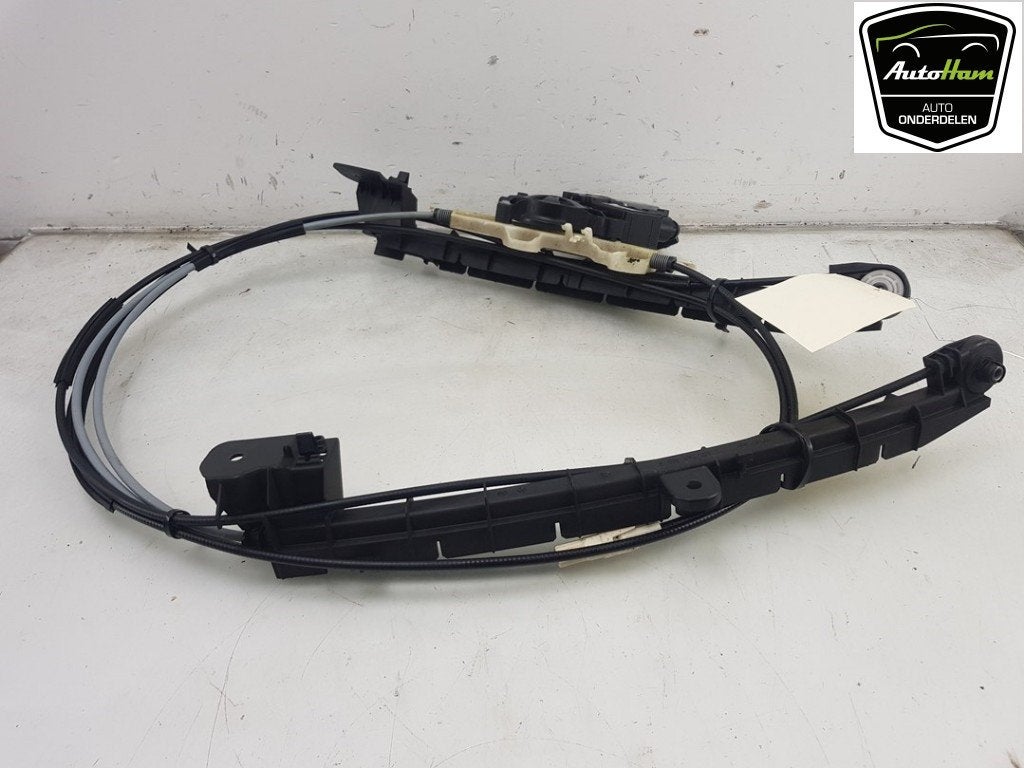DIVERSEN Audi A4 Avant (B9) (01-2015/08-2020) (|8W9863560|), Robert Bosch AG, Gebruikt, Audi, Robert-Bosch-Allee 1
74232  Abstatt, DE