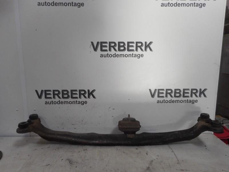 SUPPORT MOTEUR Volkswagen Golf II (19E) (01-1983/12-1992), Utilisé, Volkswagen