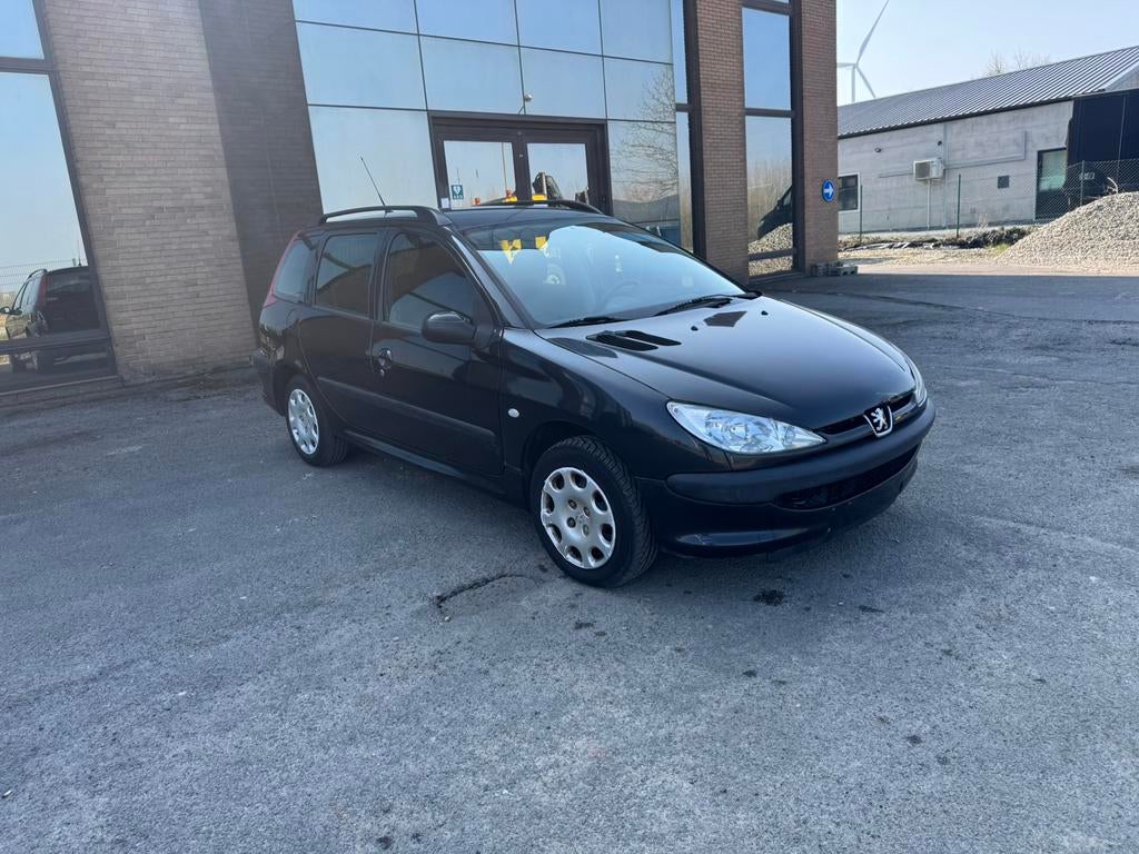 Peugeot 206 1.1 essence, Auto's, Bedrijf, Handgeschakeld, 5 deurs, Elektrische ramen