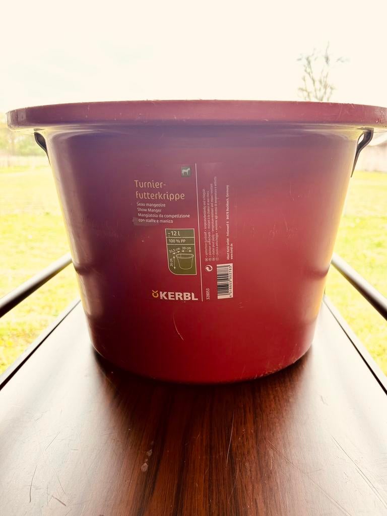 Kerbl hangvoerbak paarden roze 12 liter, Ophalen, Gebruikt