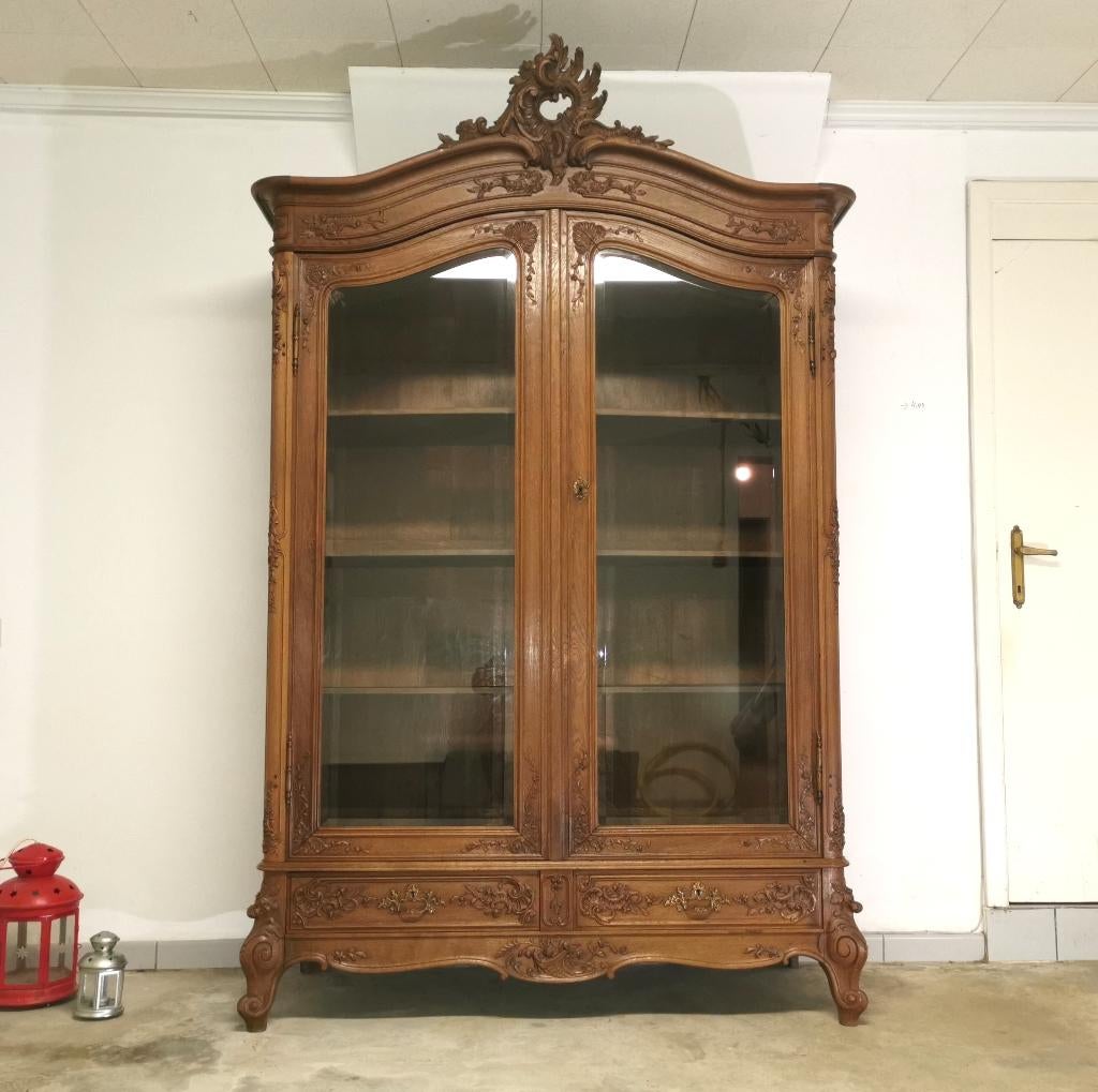 Belle vitrine ancienne liégeoise en chêne H 245 L 155, Maison & Meubles, Chêne, Avec tablette(s), 150 à 200 cm, Enlèvement