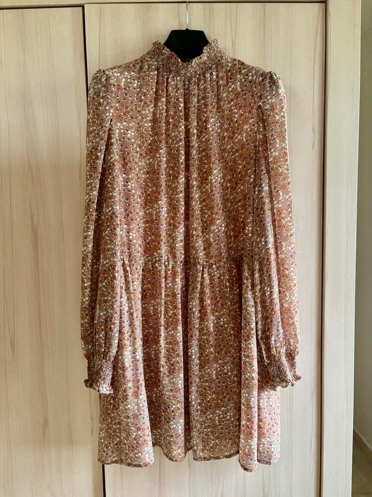 Kleedje Sweewë maat M - €15, Kleding | Dames, Maat 38/40 (M), Beige, Nieuw, Ophalen of Verzenden