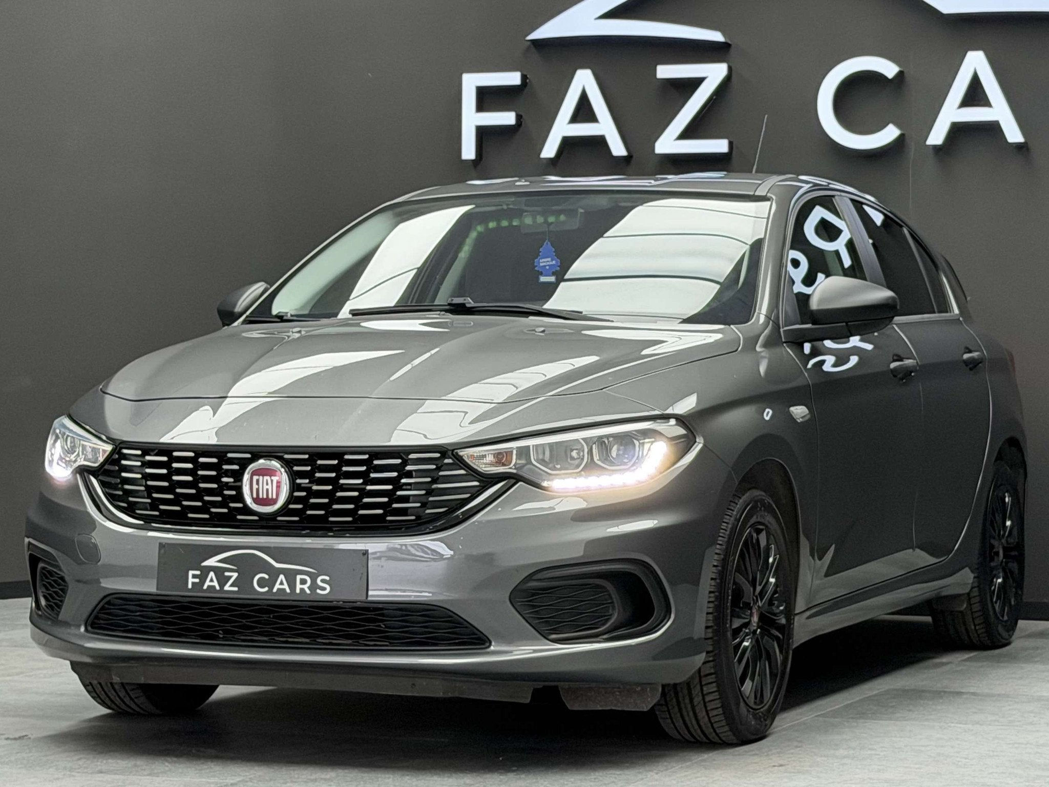 Fiat Tipo 1.4i Street * 1ER PROP + JANTES + CLIM + GARANTIE, Argent ou Gris, Achat, Euro 6, Entreprise