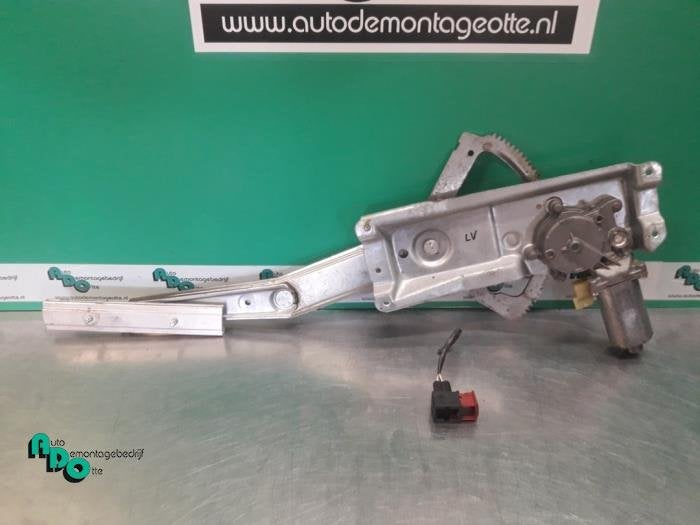 Ruitmechaniek 4Deurs links-voor van een Saab 9-3, Gebruikt, -, -, Ophalen of Verzenden