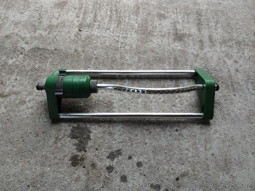 Zwenksproeier / tuinsproeier – metalen uitvoering, Jardin & Terrasse, Arroseurs de jardin, Enlèvement, Comme neuf, Arroseur oscillant