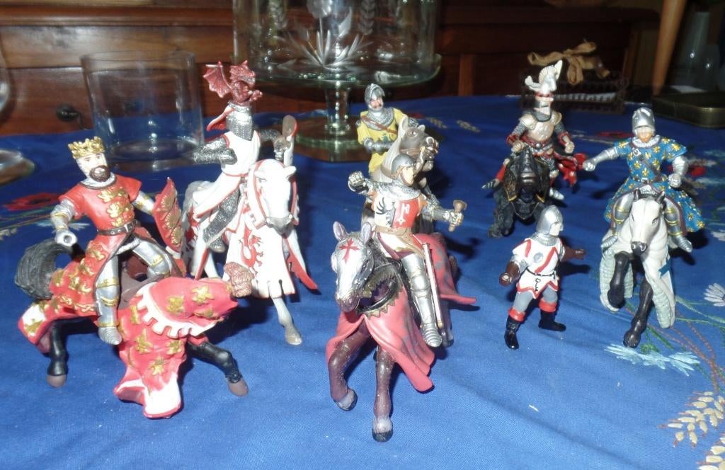 ++ Schleich : 7 chevaliers avec 6 chevaux, Enlèvement ou Envoi, Utilisé
