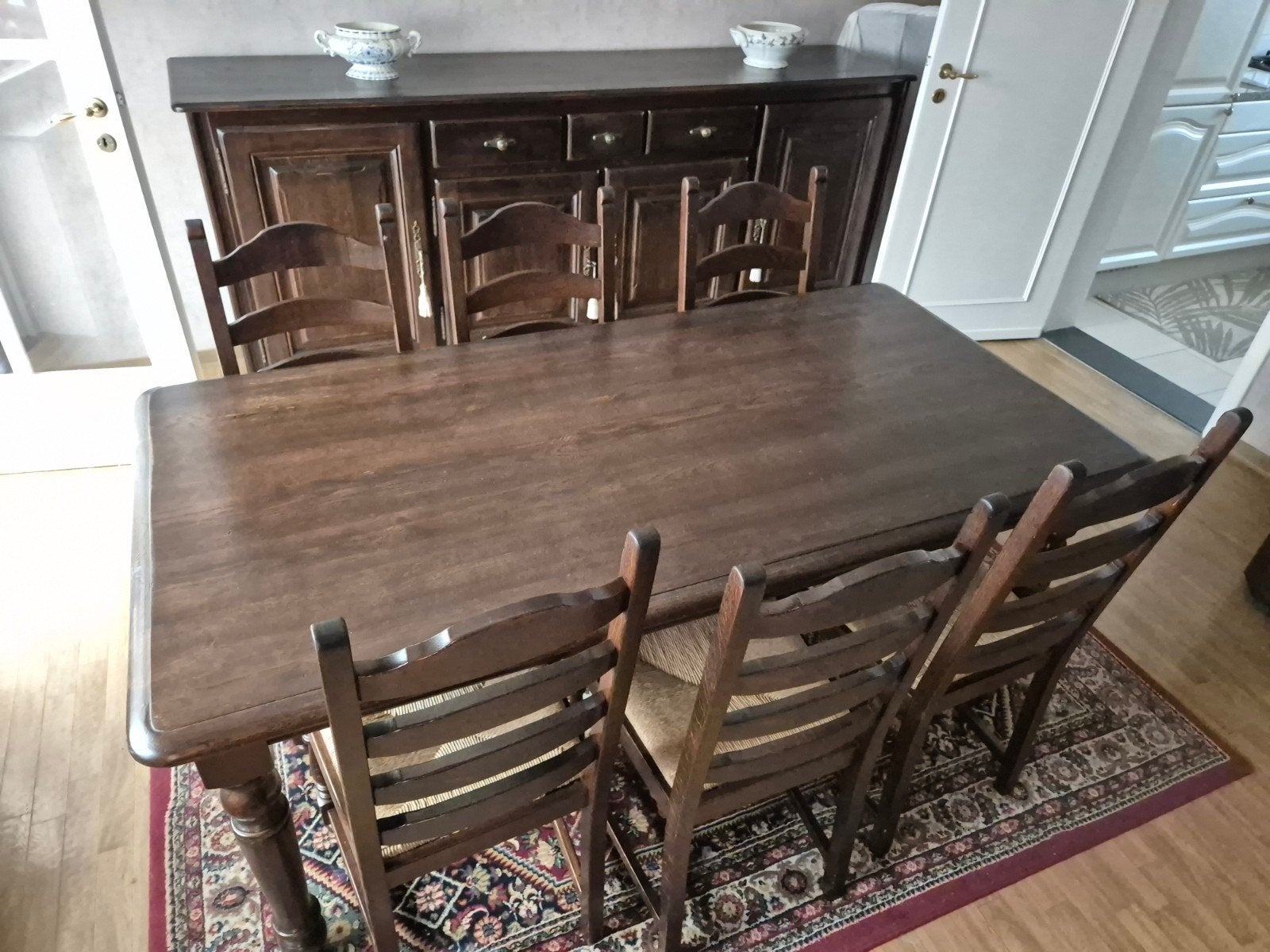 Salon te koop., Ophalen