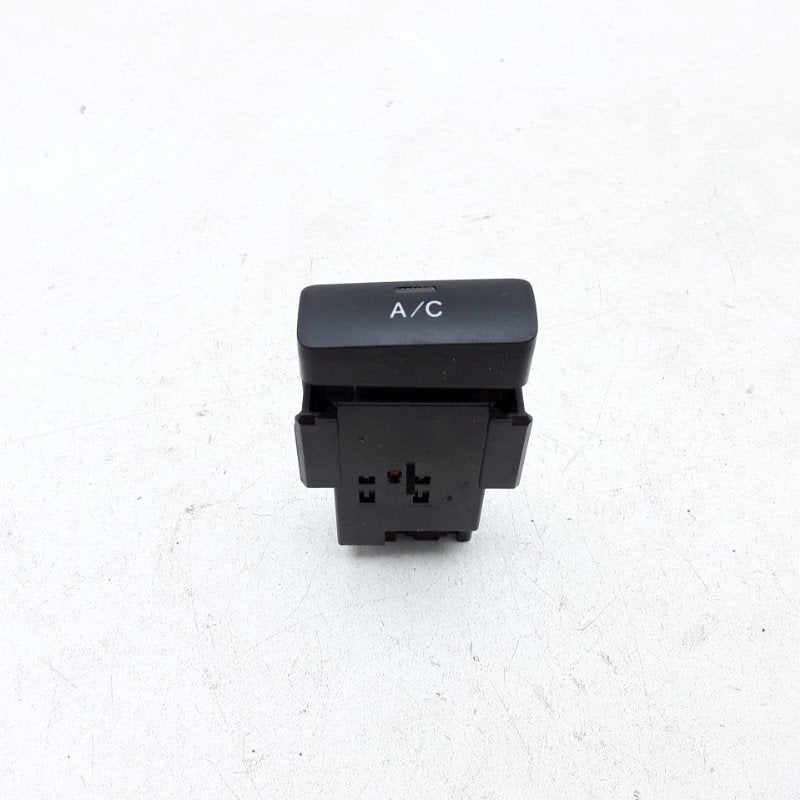 AIRCO SCHAKELAAR Toyota Corolla (E12) (11-2001/03-2007), Gebruikt, Toyota