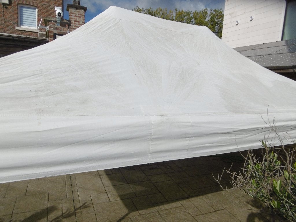 Tonnelle 3M X 4,5M  imperméable +  sac de transport, Pliable, 4 à 6 mètres, Utilisé, 2 mètres ou plus