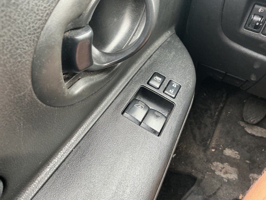 COMMUTATEUR VITRES ELECTRIQUES Nissan Micra (K13), Germany@nissan-services.eu, Kronenweg 38
50389  Wesseling, DE, Utilisé, Nissan