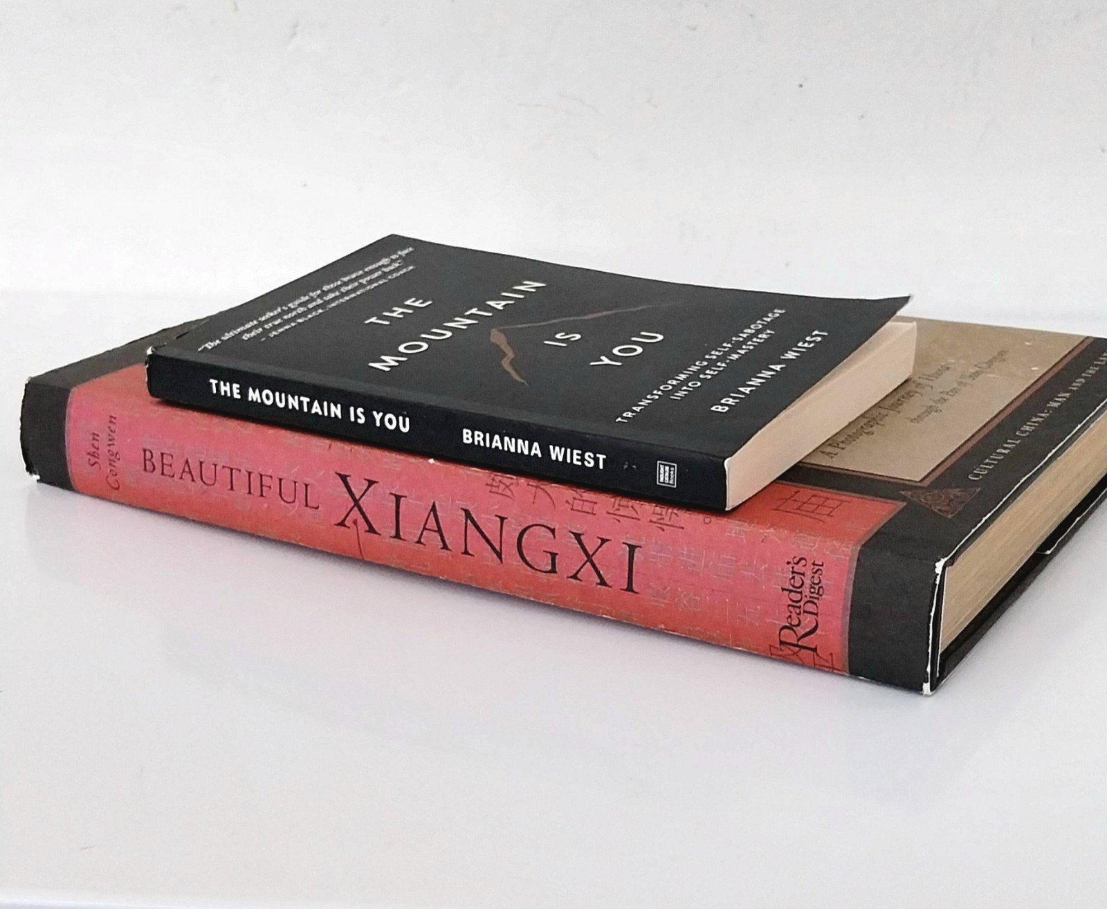 Ensemble de 2 beaux livres Xiangxi et The Mountain Is, Enlèvement ou Envoi
