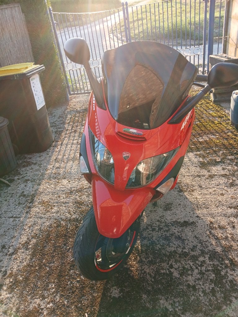 Tres beau scooter piaggio evo 400, Bedrijf, Scooter