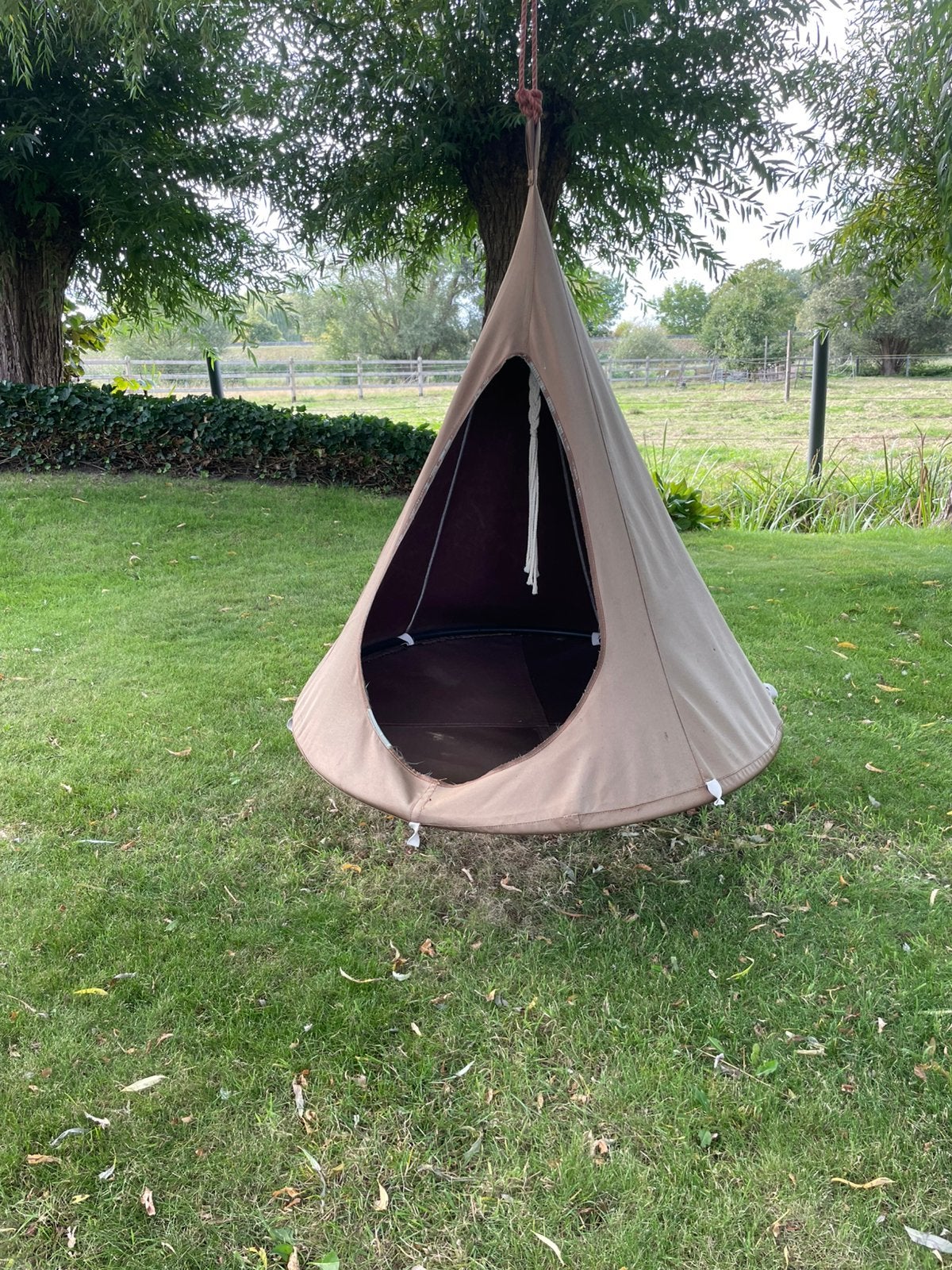 Tente suspendue Boom, Enfants & Bébés, Jouets | Tentes de jeu, Enlèvement, Comme neuf