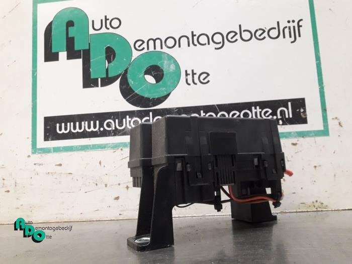 Boîte à fusibles d'un Opel Corsa (Corsa D 07-), -, Opel, 3 mois de garantie, Utilisé