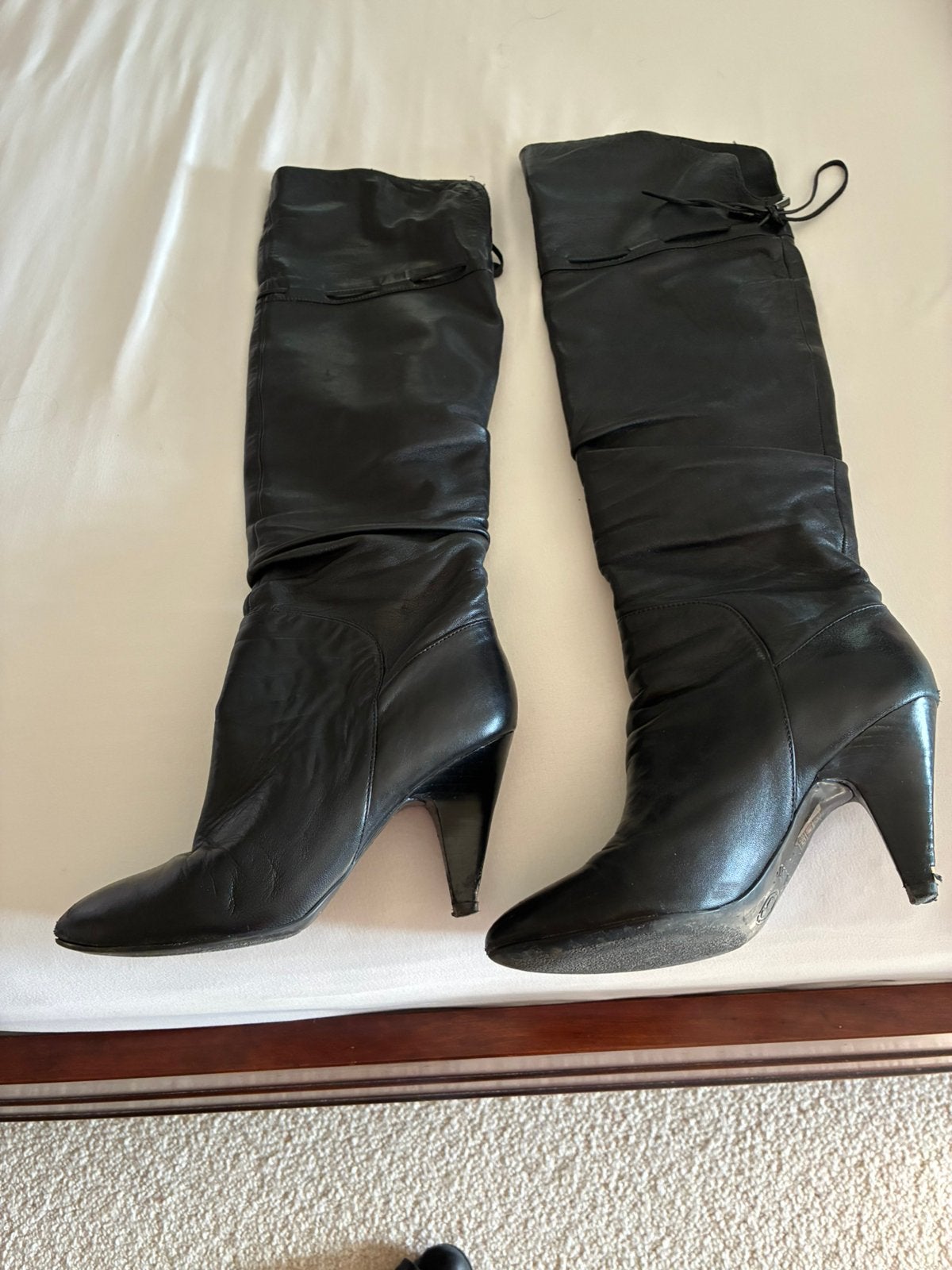 Bottes noires Guess au-dessus du genou, Vêtements | Femmes, Chaussures, Porté, Bottes hautes, Noir, Envoi
