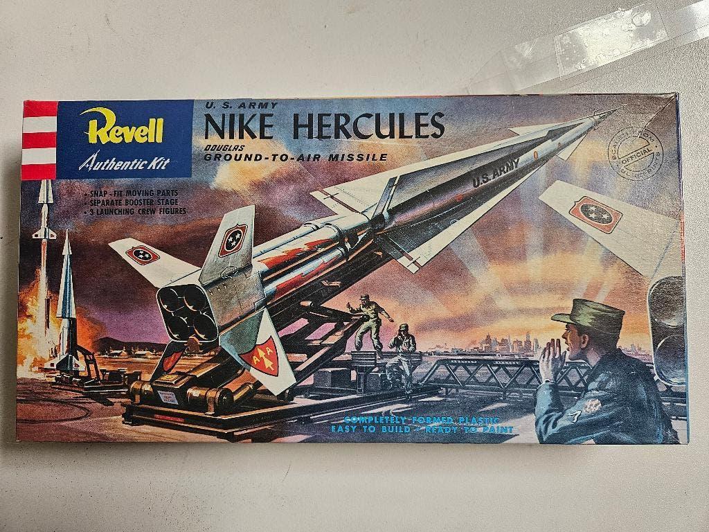 MAQUETTE  REVELL NIKE HERCULUS, Enlèvement, Revell
