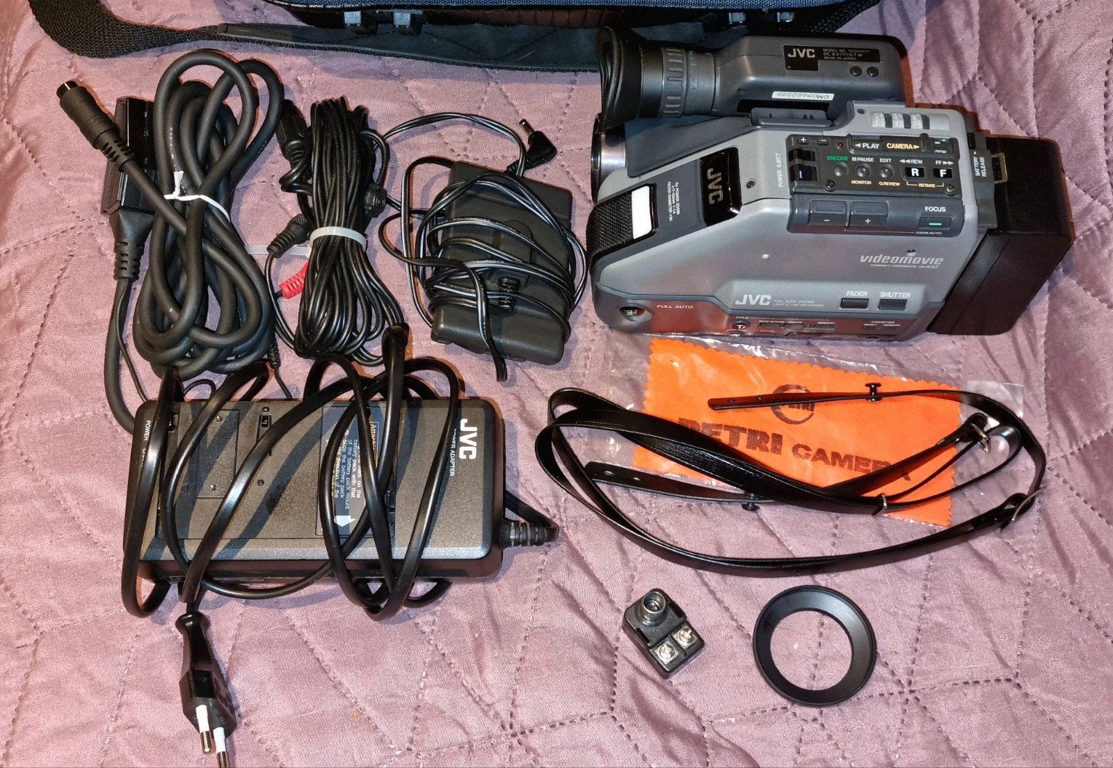 JVC gr-AX7 neuve !, Envoi, VHS-C ou SVHS-C, Caméra