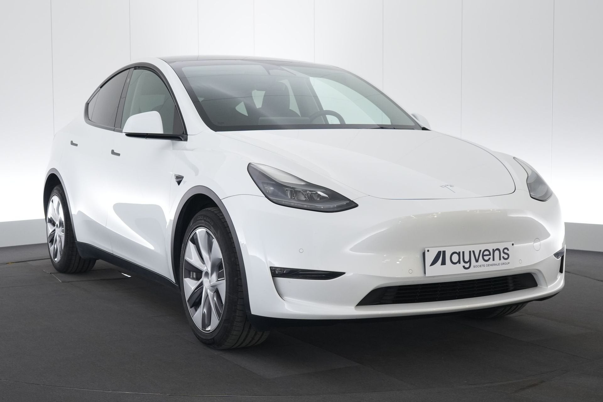 (2CND653) TESLA MODEL Y, Autos, Achat, Phares entièrement LED, Entreprise, Carnet d'entretien